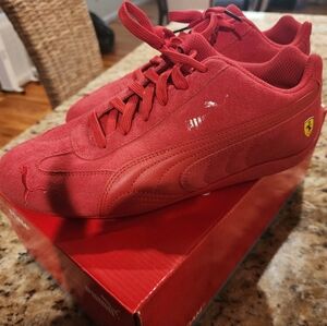 PUMA SUEDE FERRARI DRIVING SNEAKER